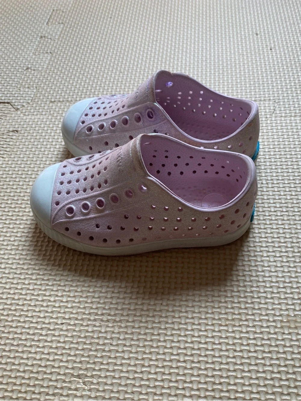 Native Jefferson Bio-Bling™ Child Slip-On Glitter Pink Shoes  Size 6c